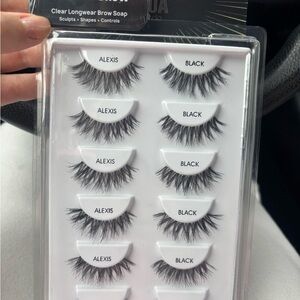 Alexis Black False Eyelashes Set